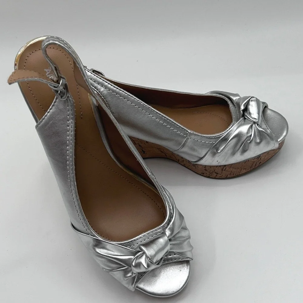 Apt. 9 Womens Silver Metallic Peep Toe Cork Wedge Slingback Sandals Size 9